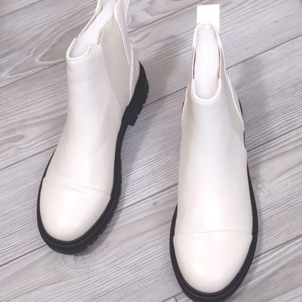 (48-4119) ZBY Womens Lug Sole Platform Ankle Boots Chelsea Sz 11